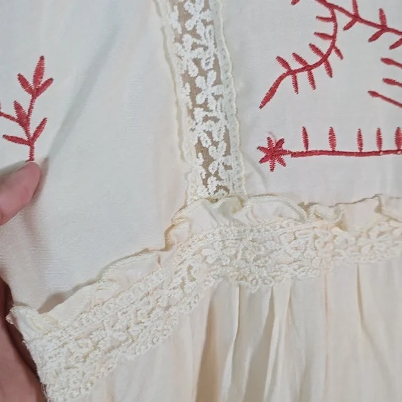 Entro Embroidered Cream and Red Women's  Boho Top - Picture 5 of 11